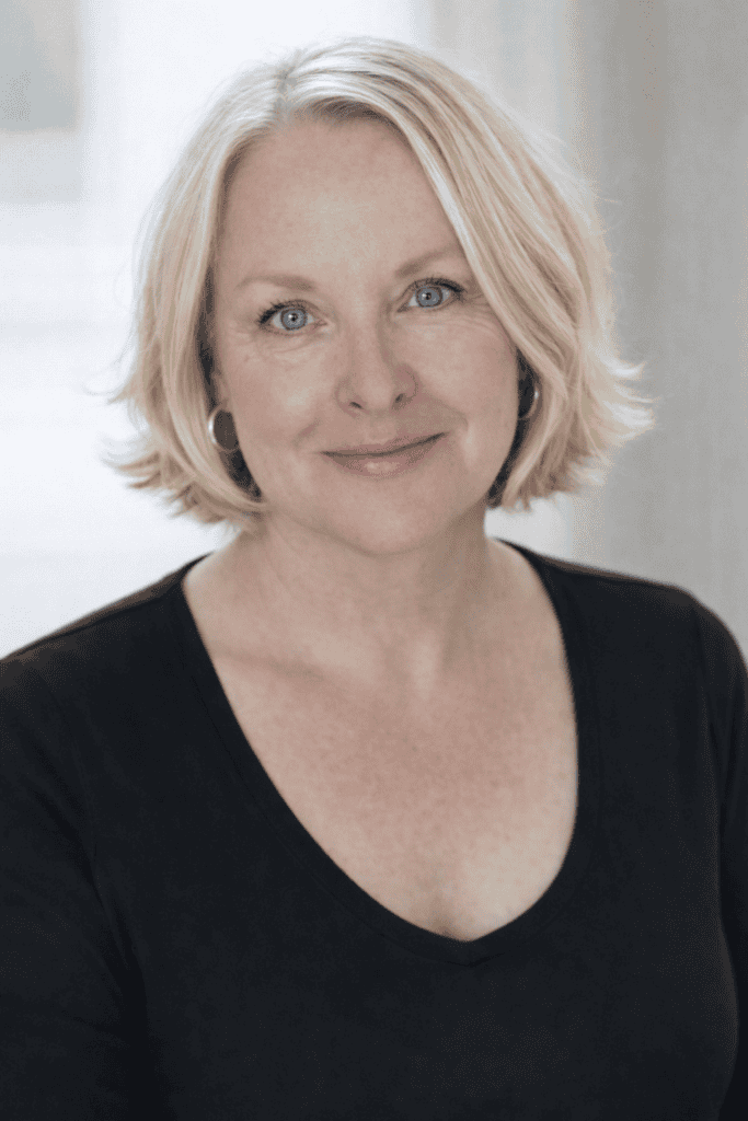 Home staging for real estate to sell faster and maximize property value with Davis Staging.