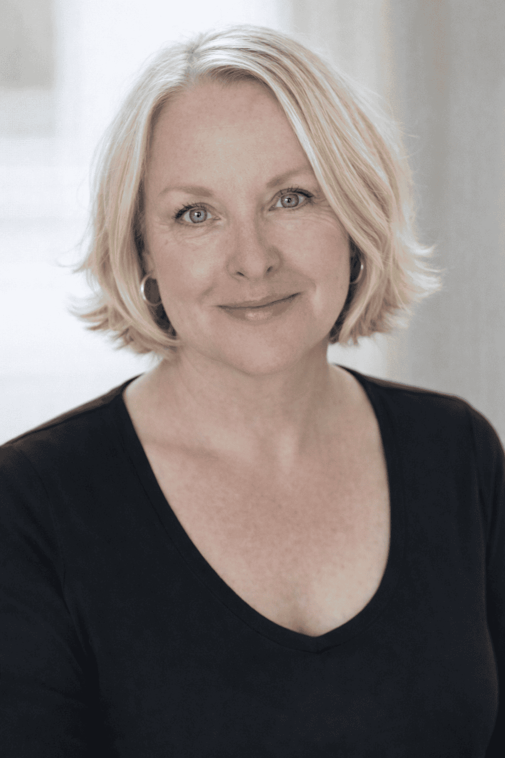 Home staging for real estate to sell faster and maximize property value with Davis Staging.